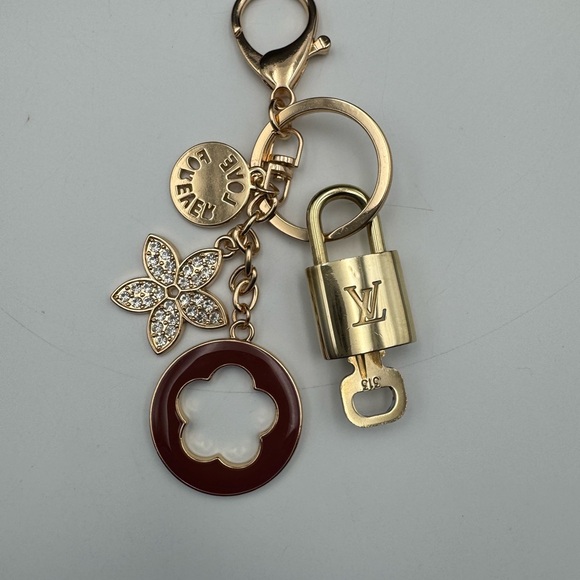 Louis Vuitton Accessories - Authentic Louis Vuitton Lock & Key on Unbranded Bag Charm Key Chain Burgundy